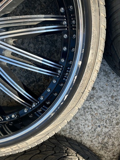 275/30ZR24 RIVAI ホイール付き 4本