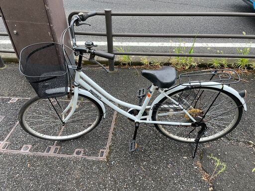自転車　No.1323　ホワイト　26インチ　ライト付き　6段切替　【リサイクルショップどりーむ天保山店】