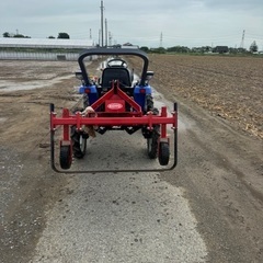 TQ13 トラクター ほうれん草収穫機