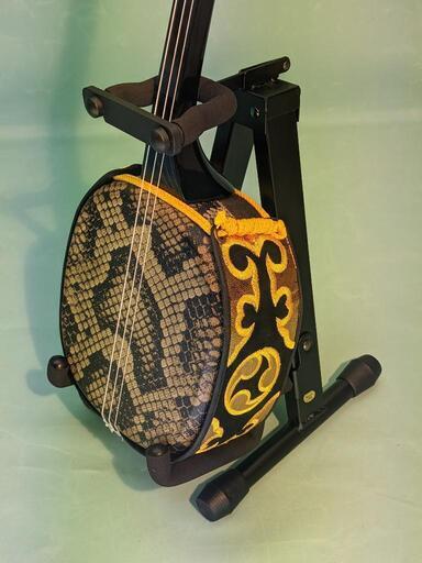 「新品」沖縄三線　人工皮　初心者　練習用