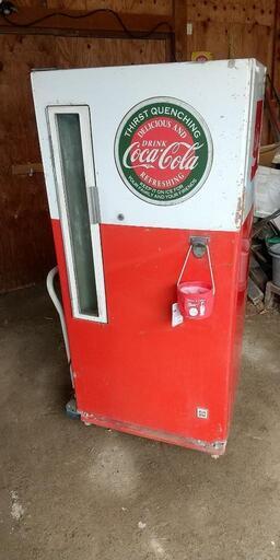 古いコカコーラ冷蔵庫 アメリカンガレージなどにいかがですか？
