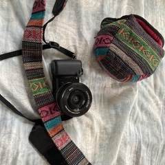 決まりました（大幅値下げ）コンパクトデジタル一眼レフカメラ➕望遠レンズ➕カメラバッグセットSONY  