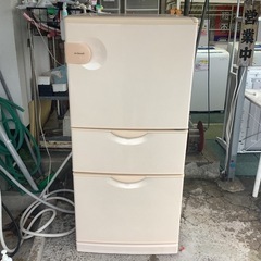 リサイクルサービス八光】2005年製 日立 3ドア冷蔵庫 255Lサイズ R-26VLVL