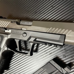 【ネット決済・配送可】エアガン　Para Bellum P320...