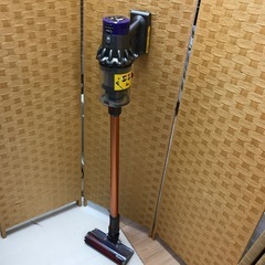 【引取】ダイソンSV12FFコードレスサイクロン掃除機Dysonv10Fluffy ニッケル/アイアン