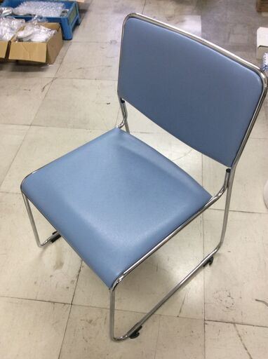 中古★ スタッキングチェア　11脚セット　台車付き　会議　会社　お店　椅子