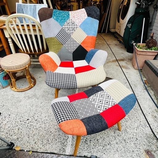 【武蔵小山店】 Contour Chair コンターチェア デザイナーズチェアー ダイニング椅子 リプロダクト イージーチェア パッチワーク柄 カラフル/モノトーン 北欧モダン風 スツール付き　パッチワーク　 知る人ぞ知るコンターチェア　ワンポイントアクセントに　ソファ　ソファー　1人掛け　1シーター　1p