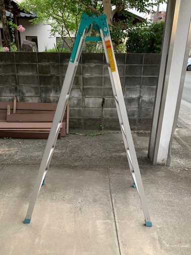 値下げします‼️脚立美品‼️