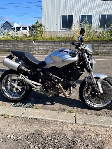 ドカティモンスター1100