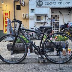 クロスバイク　７００ｘ２８ｃ　６変速　美品　黒　配達可能