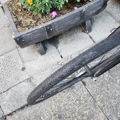 クロスバイク　７００ｘ２８ｃ　６変速　美品　黒　配達可能