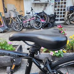 クロスバイク　７００ｘ２８ｃ　６変速　美品　黒　配達可能