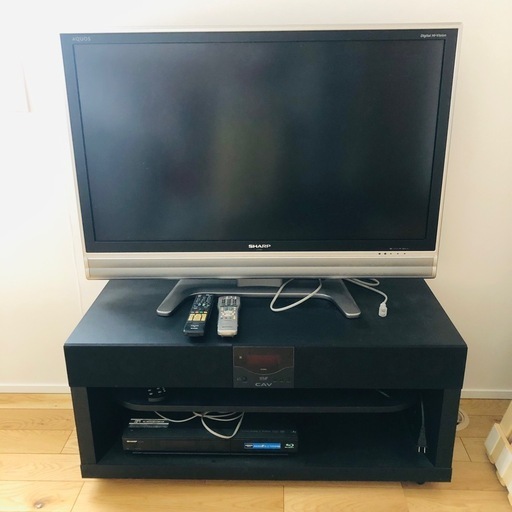 シャープ、カラー液晶テレビ、37V、おまけでご希望の方はテレビ台もさしあげます