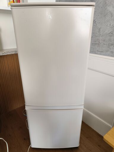 冷蔵庫　三菱電機(MITSUBISHI) \u003eMR-P15H-W　2023年製　146L使いやすいコンパクトサイズが売りの一人暮らし向け冷蔵庫