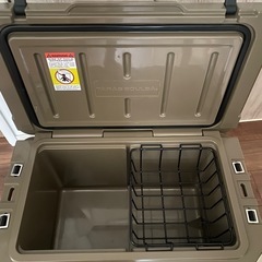 タラスブルバ　クーラーボックス　42L