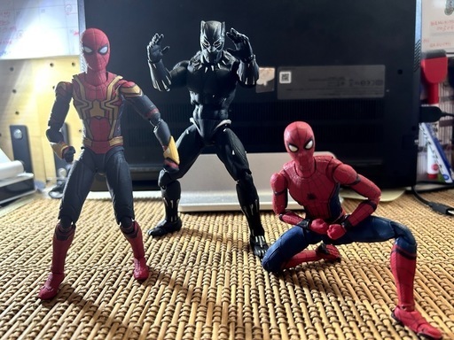 ⭐︎値下げ【中古】スパイダーマン2体とブラックパンサーセット（SHフィギュアーツ）