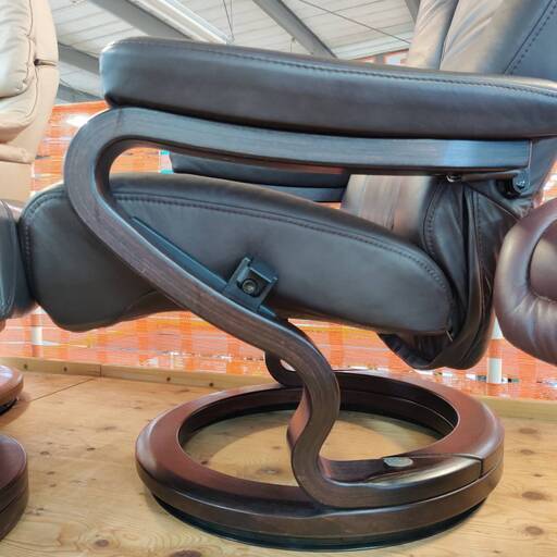 愛品倶楽部柏店】himolla (ヒモラ) 本革オットマン付ゼロストレス  