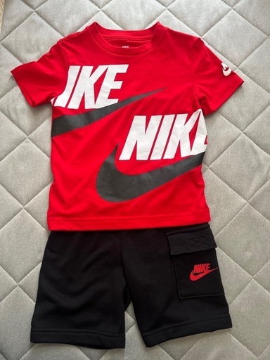 Nike セットアップ　希少美品 新品未使用 NIKE セットアップ 110㎝ ぎこちない
