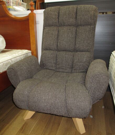 R202 座り 心地に こだわったモコモコ 回転チェア、Used・美品
