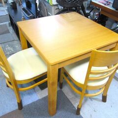 美品 ダイニングテーブル 椅子 2客セット 2人掛け用 正方形型 3点セット 75㎝×75㎝ ダイニング家具 セット