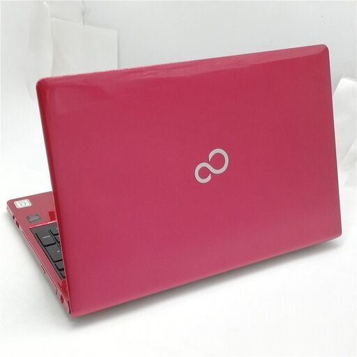 ノートPC i7 Windows11 新品 SSD メモリ16GB 富士通 赤 富士通/ノートパソコン/Core i7/メモリ16GB/SSD/ブルーレイ/赤 富士通