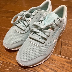 【受取者様決定】
Reebok スニーカー　25cm