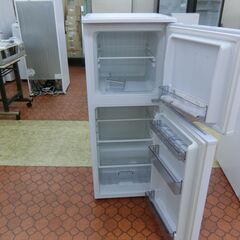 ID 397989   冷蔵庫２ドア　139L　吉井電機　２０２２年　AR-131