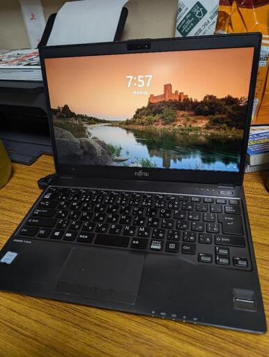 富士通　Lifebook　薄型
