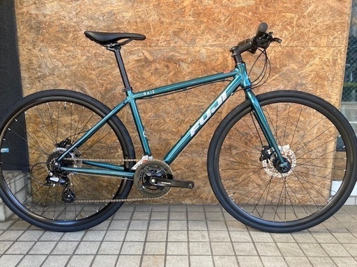 未使用品 FUJI フジ RAIZ disc ライズ 油圧ディスクブレーキ17size DEEPEMERALD クロスバイク