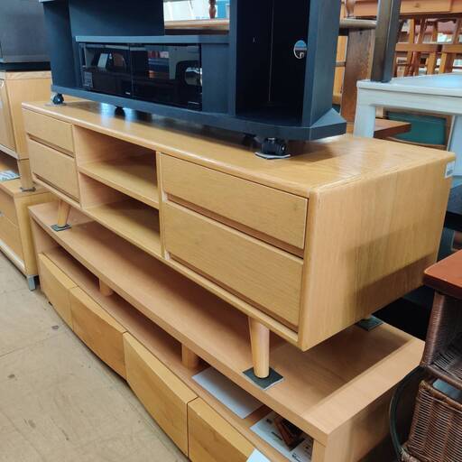 【愛品倶楽部柏店】脚付き 引出し×4 TV台