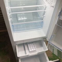 【取引中】★淀川区内配送無料★ハイセンス ノンフロン冷凍冷蔵庫 135L 　ホワイト　2022年製