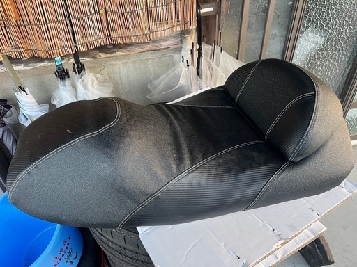 マジェスティー250純正パンチングシート仕様
