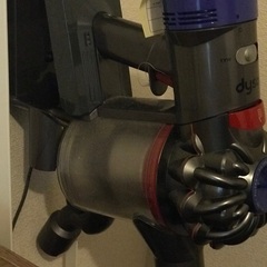 Dyson V8