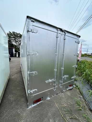 Y8. シマ鋼板 横扉付【格安】 2トン冷蔵冷凍コンテナ 幅217ｃｍ長さ480ｃｍ高さ218ｃｍ コンテナ 物置 倉庫 格安運送　江別市発