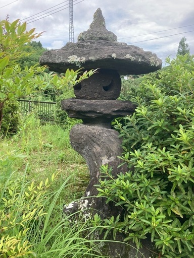 春日石灯篭・時代物・庭石 石灯篭・時代物・庭石② 春日石灯篭・時代物・庭石 灯篭｜取り扱い品目