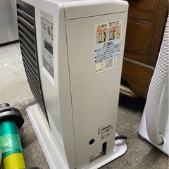 アース万代店　トヨトミFF式石油ストーブ木造住宅8畳 コンクリート住宅13畳