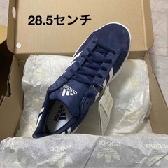 adidas スニーカー