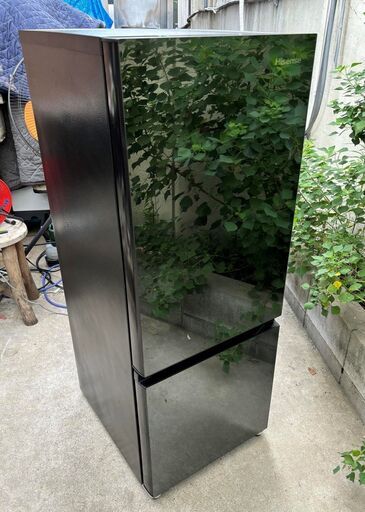 HISENSE ミラーブラック 冷凍冷蔵庫 HR-G16AM [幅48.1cm /162L /2ドア /右開きタイプ /2022年] Used・美品