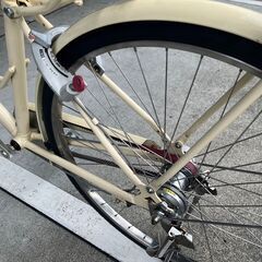 【完売御礼】【大人用】整備済 ブリヂストン ベルト駆動 27型内装3段ギア カジュナDX 中古自転車 通勤通学向け クリーム色 <自転車のオオムラ 静岡店>