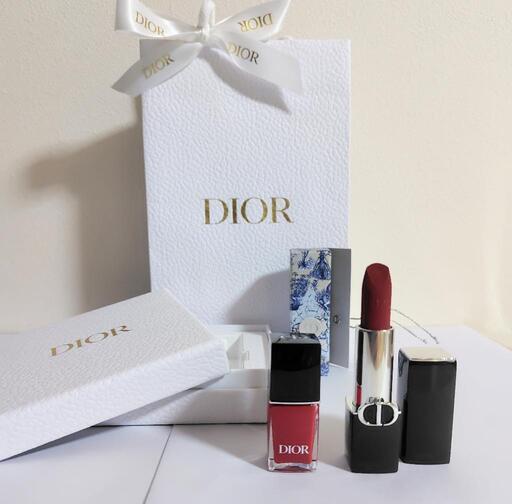 リップクリームとネイルポリッシュのセット DIOR リップスティック & ネイルポリッシュ セットzx