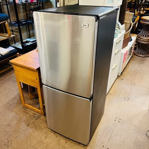 《商談中》【武蔵小山店】ハイアール　Haier JR-XP2NF148F 冷蔵庫 URBAN CAFE SERIES（アーバンカフェシリーズ） ステンレスブラック　検　JR-XP2NF173F-XK [2ドア /右開きタイプ /148L] [冷凍室 54L] 大容量　JR-XP2NF173F 2022年製 シルバー　レアカラー　かっこいい  運搬無料エリア有 / 品川区 リサイクルショップ ランバールーム 武蔵小山店  ◀︎ 武蔵小山パルム 戸越銀座 隣