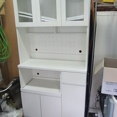 おしゃれなキッチンボード　ベルーナ　3ドアレンジボード　食器棚　食器収納　白　ホワイト おしゃれなキッチンボード ベルーナ 3ドアレンジボード 食器棚