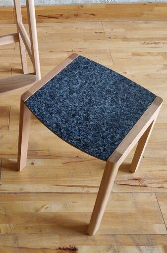 ジーンズをリサイクルした「ステラポップ」のサスティナブルな家具～Tami stool～