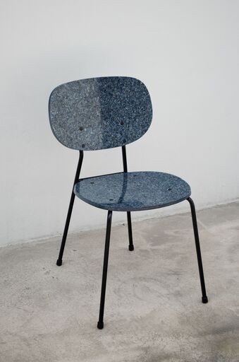 ジーンズをリサイクルした「ステラポップ」のサスティナブルな家具～Stackable chair～