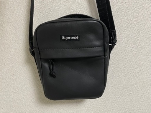 値下げしました！supremeバッグ