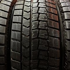 DUNLOP WINTERMAXX WM02 205/60R16 16インチ スタッドレス 4本 23年製 バリ溝 ノア ヴォクシー ジューク プリウスα等　(KTF077)