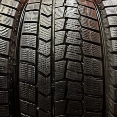 DUNLOP WINTERMAXX WM02 205/60R16 16インチ スタッドレス 4本 23年製 バリ溝 ノア ヴォクシー ジューク プリウスα等　(KTF077)