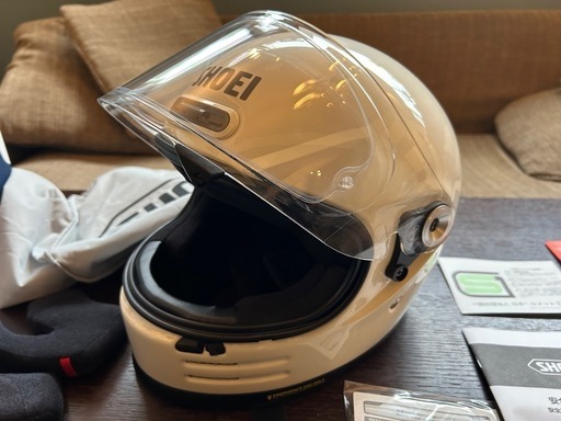 美品！SHOEI ヘルメット　フルフェイス　Glamster オフホワイト　Ｍサイズ57センチ