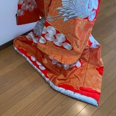 豪華 色打掛  鶴刺繍 赤 花嫁衣装 着物 成人式 打掛　結婚式　写真撮影　着付け　ウエディング 結婚式 和装 和式 昭和レトロ アンティーク リメイク ハギレ 生地 日本　レンタル可能　JAPAN 