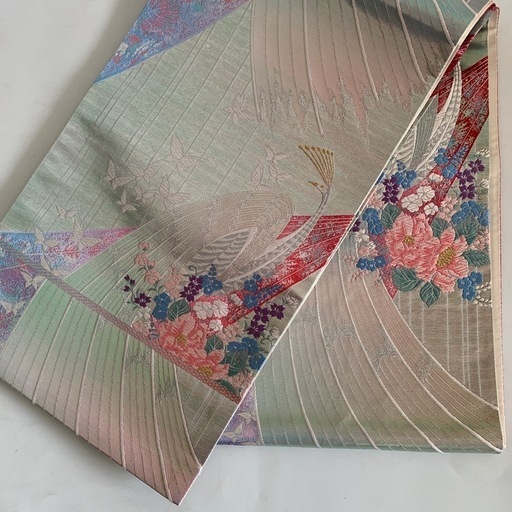 帯 正絹 玉虫色文様 着物 孔雀花蝶文 金銀糸 ピンク系　帯　成人式　孔雀　蝶々　刺繍　玉虫色　パーティー　卒業式　入学式　結婚式